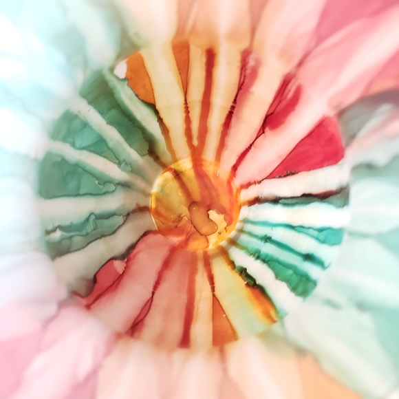 Vidi Acrylic Pour Vase - Picture 3 of 7